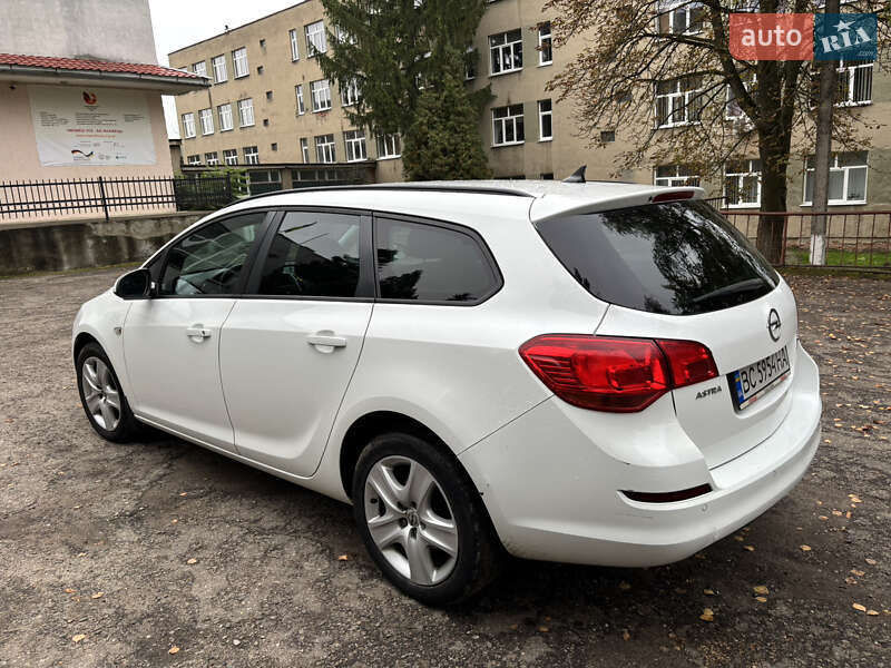 Универсал Opel Astra 2011 в Новом Роздоле фото 3 Универсал Opel Astra 2011 в Новом Роздоле