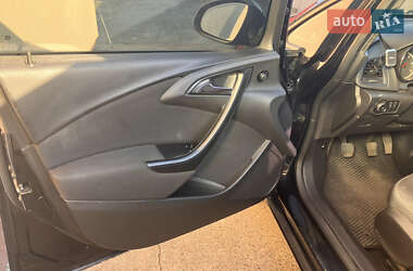 Универсал Opel Astra 2011 в 