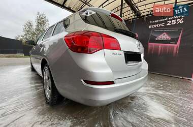 Универсал Opel Astra 2011 в 