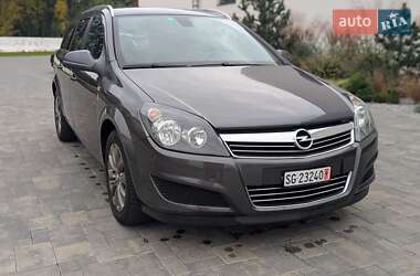 Универсал Opel Astra 2011 в 
