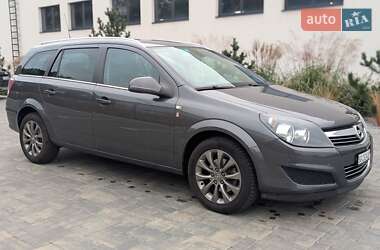 Универсал Opel Astra 2011 в 