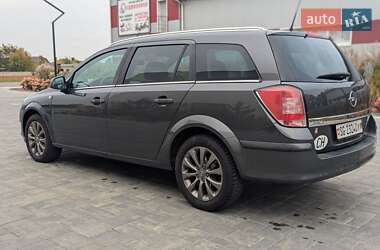 Универсал Opel Astra 2011 в 