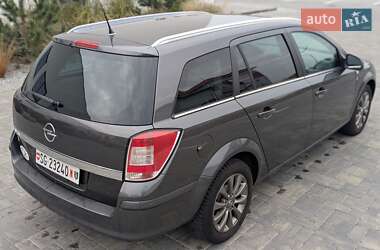 Универсал Opel Astra 2011 в 