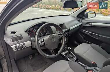 Универсал Opel Astra 2011 в 