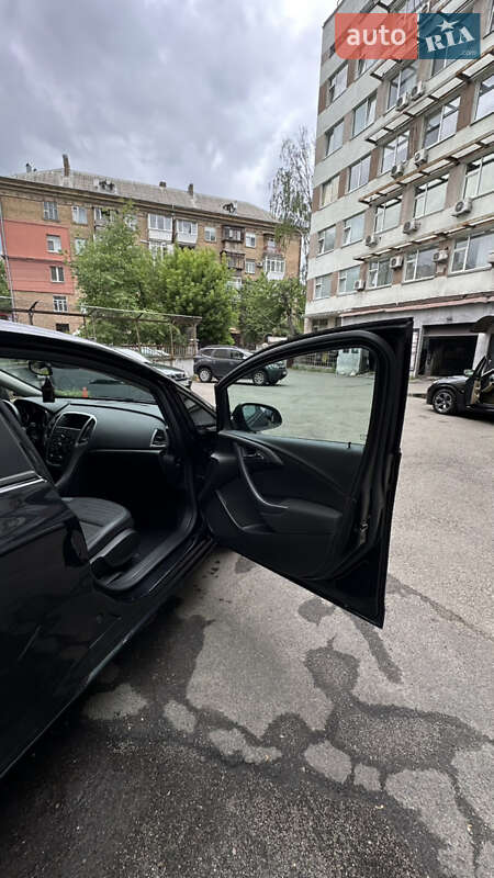 Хэтчбек Opel Astra 2015 в Киеве