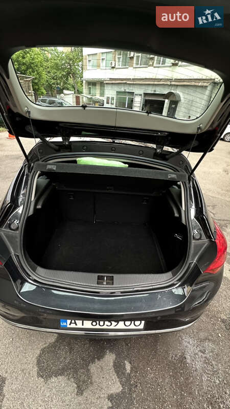 Хэтчбек Opel Astra 2015 в Киеве