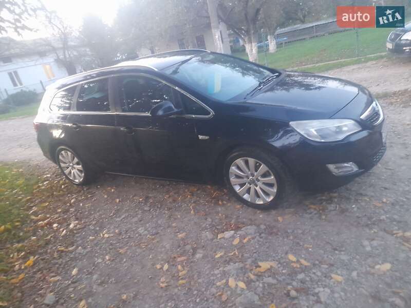 Універсал Opel Astra 2011 в Бориславі