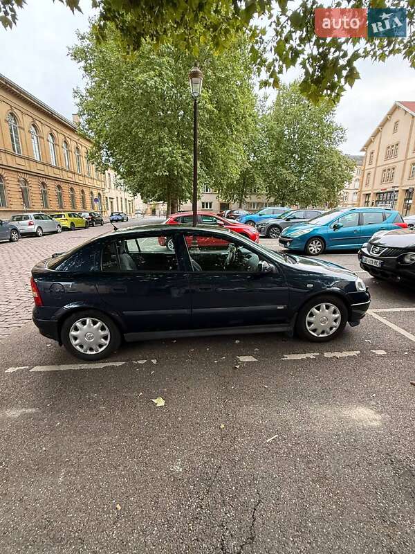 Хэтчбек Opel Astra 2002 в Калуше