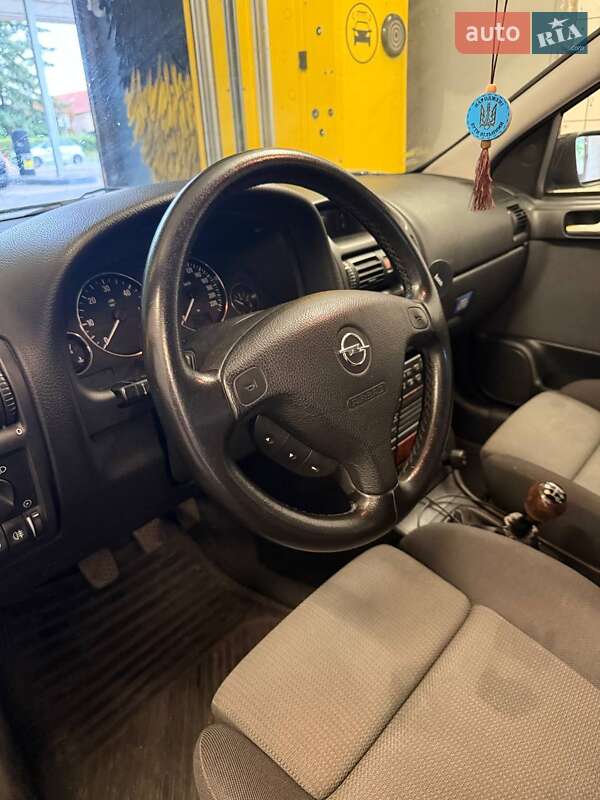 Хэтчбек Opel Astra 2002 в Калуше