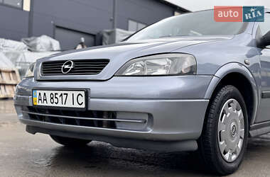 Седан Opel Astra 2009 в 