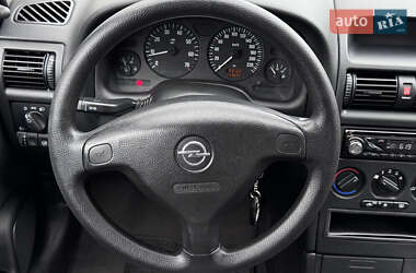 Седан Opel Astra 2009 в 