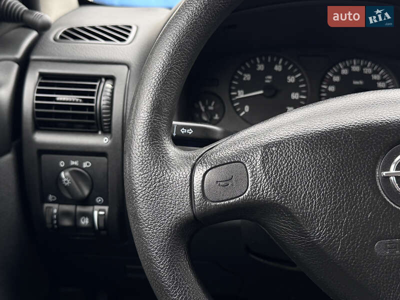 Седан Opel Astra 2009 в Киеве