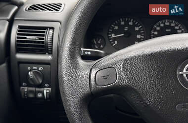 Седан Opel Astra 2009 в 