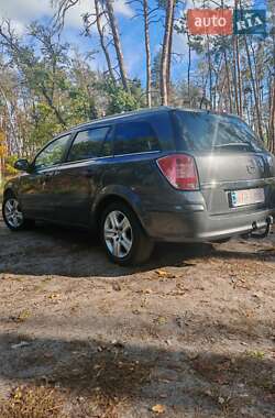 Универсал Opel Astra 2010 в 