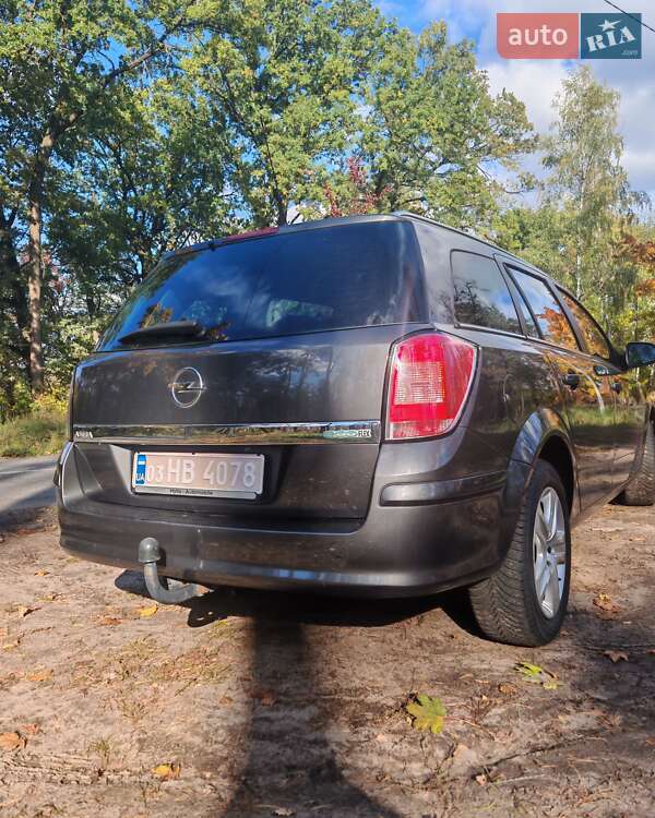 Универсал Opel Astra 2010 в Харькове