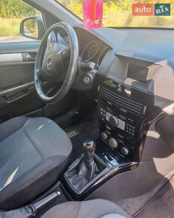 Универсал Opel Astra 2010 в Харькове