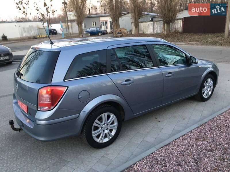 Opel Astra 2010 Opel Astra 2010