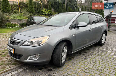 Універсал Opel Astra 2012 в Звягелі