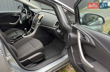Универсал Opel Astra 2012 в 