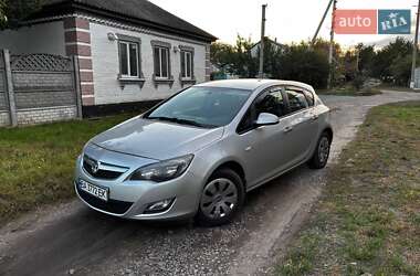 Хэтчбек Opel Astra 2012 в Александрие