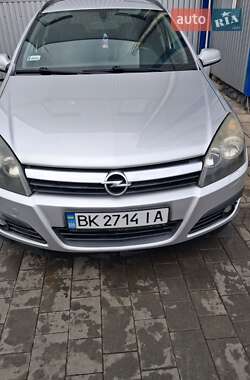 Универсал Opel Astra 2006 в Костополе