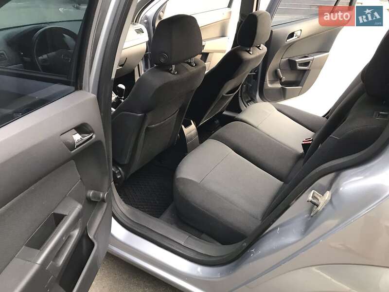 Универсал Opel Astra 2005 в Хмельницком