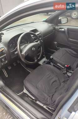 Хэтчбек Opel Astra 2000 в 