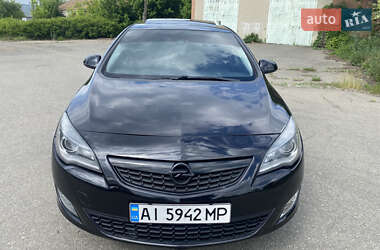 Хэтчбек Opel Astra 2010 в Коропе