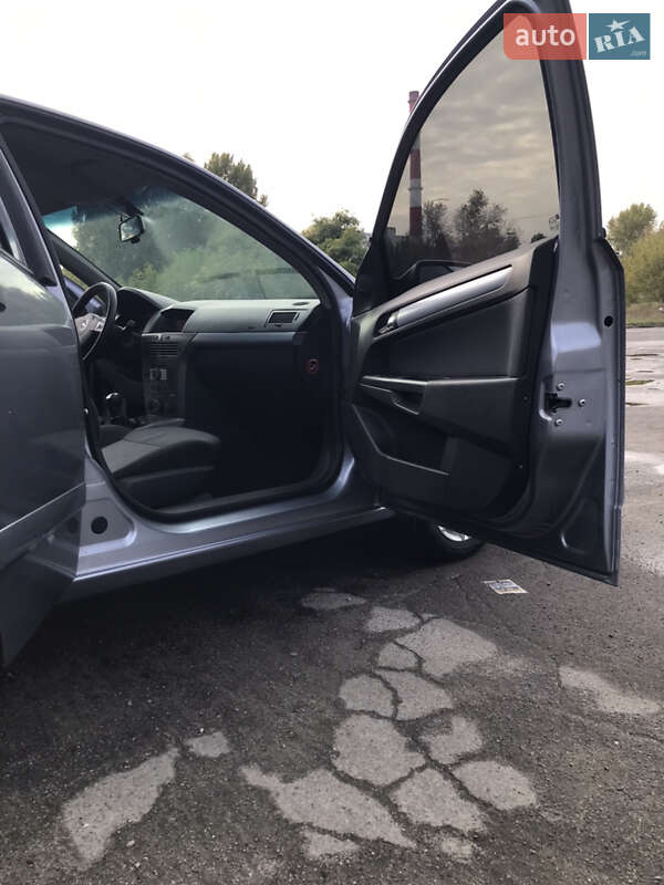 Хетчбек Opel Astra 2004 в Києві фото 13 Хетчбек Opel Astra 2004 в Києві