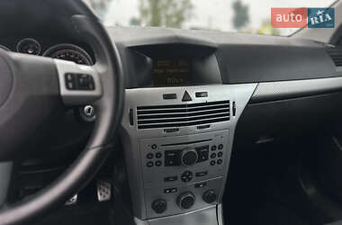 Хетчбек Opel Astra 2004 в  фото 31 Хетчбек Opel Astra 2004 в