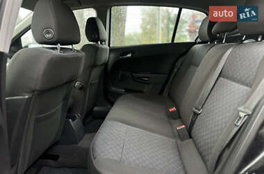 Хетчбек Opel Astra 2004 в  фото 36 Хетчбек Opel Astra 2004 в