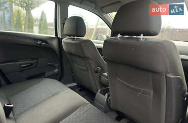 Хетчбек Opel Astra 2004 в  фото 40 Хетчбек Opel Astra 2004 в