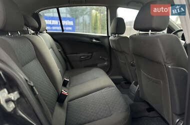 Хетчбек Opel Astra 2004 в  фото 41 Хетчбек Opel Astra 2004 в