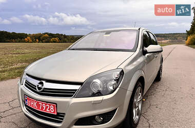 Хэтчбек Opel Astra 2008 в Умани