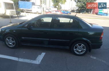 Седан Opel Astra 2000 в 