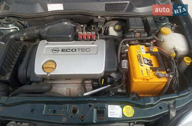 Седан Opel Astra 2000 в 