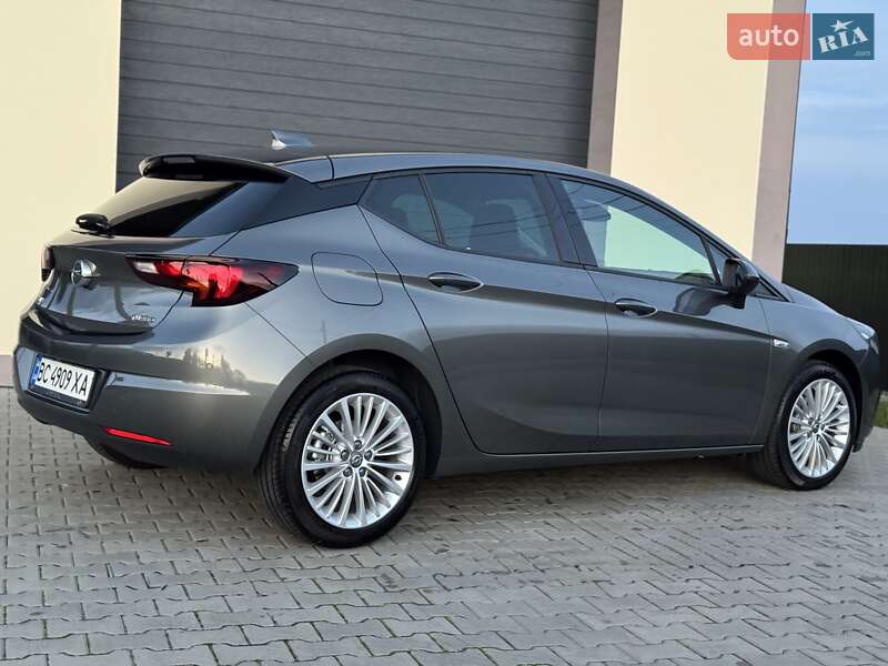 Хетчбек Opel Astra 2018 в Стрию