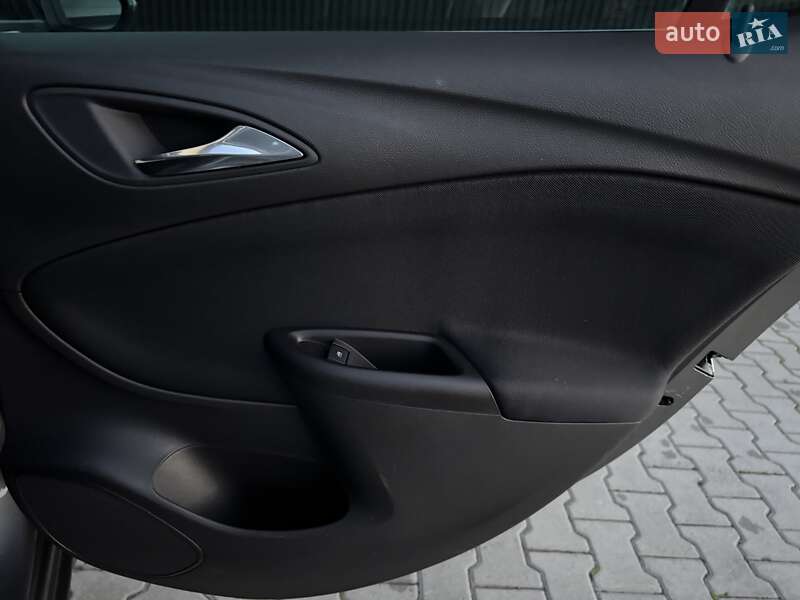 Хетчбек Opel Astra 2018 в Стрию