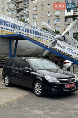 Универсал Opel Astra 2009 в Луцке