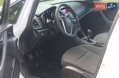 Универсал Opel Astra 2012 в 