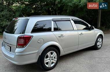 Универсал Opel Astra 2013 в 