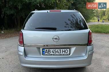 Универсал Opel Astra 2013 в 