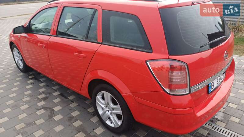 Универсал Opel Astra 2009 в Полтаве