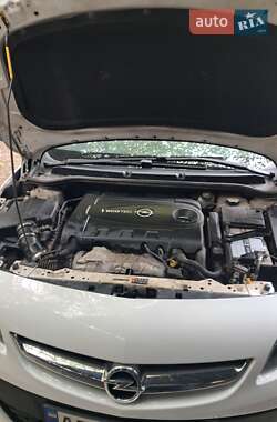 Универсал Opel Astra 2015 в Кривом Роге