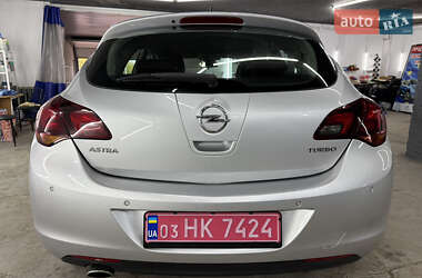 Хэтчбек Opel Astra 2010 в 