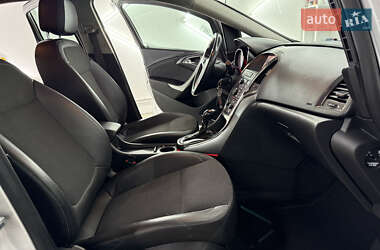 Хэтчбек Opel Astra 2010 в 