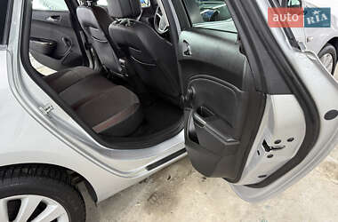 Хэтчбек Opel Astra 2010 в 