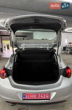 Хэтчбек Opel Astra 2010 в 