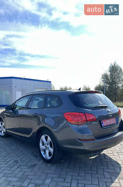 Универсал Opel Astra 2011 в 