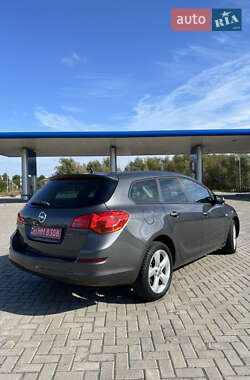 Универсал Opel Astra 2011 в 
